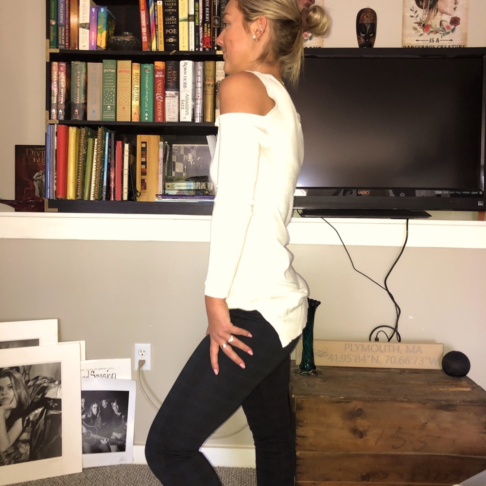 Elegant Cut away sweater